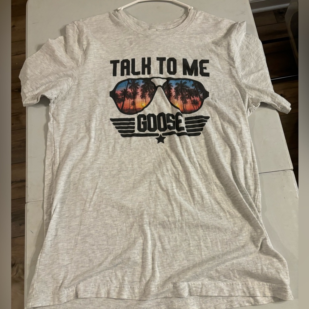 Talk to me Goose. Graphic Tee. (L)